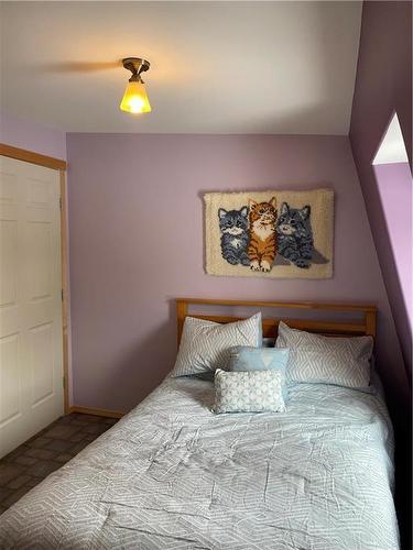 106 Conklin Street S, Crystal City, MB - Indoor Photo Showing Bedroom
