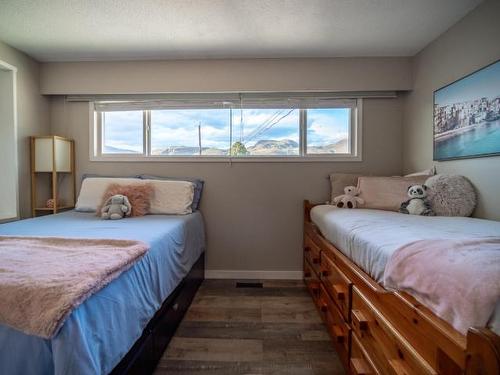 2631 Ayr Place, Kamloops, BC - Indoor Photo Showing Bedroom