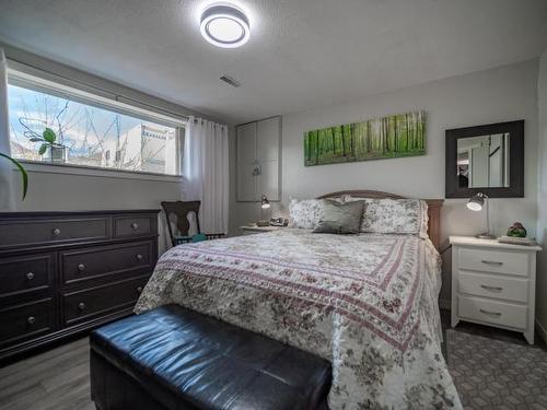 2631 Ayr Place, Kamloops, BC - Indoor Photo Showing Bedroom
