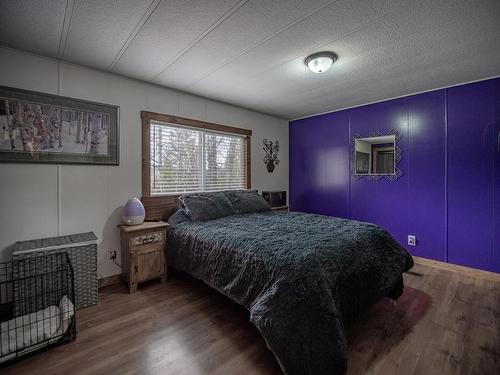 2249 Mctavish Road, Kamloops, BC - Indoor Photo Showing Bedroom