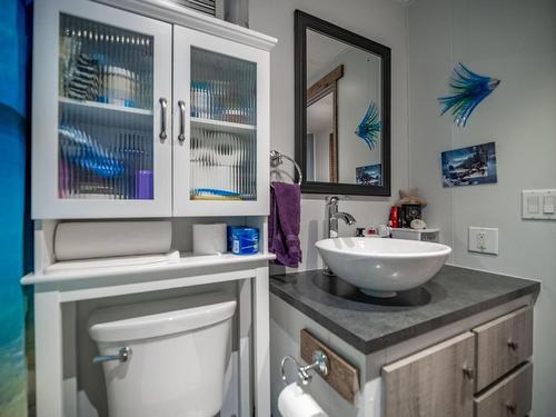 2249 Mctavish Road, Kamloops, BC - Indoor Photo Showing Bathroom