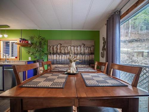 2249 Mctavish Road, Kamloops, BC - Indoor Photo Showing Dining Room