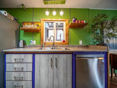 2249 Mctavish Road, Kamloops, BC - Indoor Photo Showing Kitchen With Double Sink