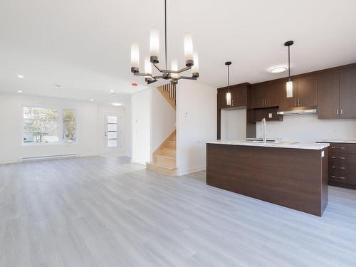 Cuisine - Rue Elsie, Salaberry-De-Valleyfield, QC - Indoor Photo Showing Kitchen