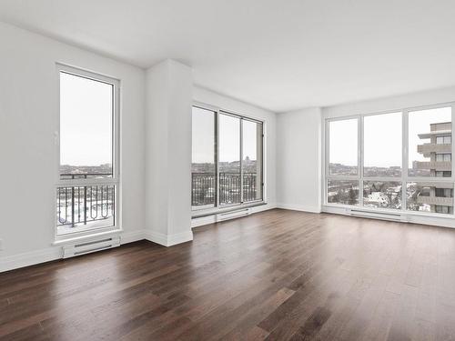 Living room - 701-6801 Rue Abraham-De Sola, Côte-Saint-Luc, QC - Indoor Photo Showing Living Room