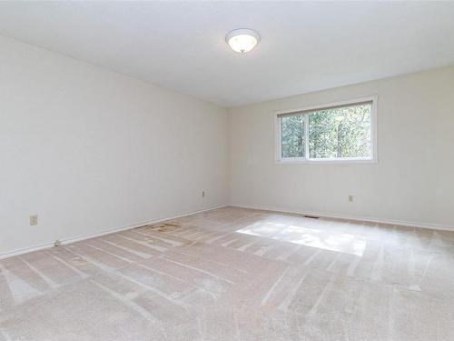 3974 Cambrai Rd, Duncan, BC - Indoor Photo Showing Other Room