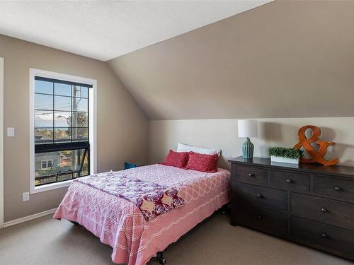 803 Piermont Pl, Victoria, BC - Indoor Photo Showing Bedroom