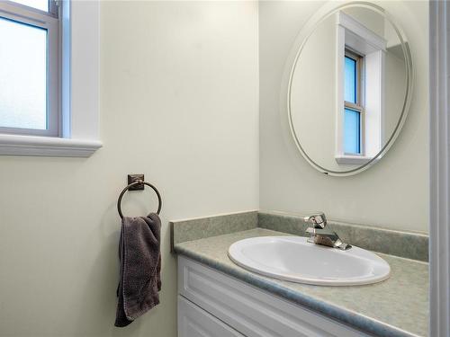 536 Greenhorn Pl, Ladysmith, BC - Indoor Photo Showing Bathroom