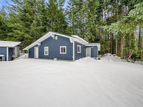 1257 Hecker Rd, Merville, BC 