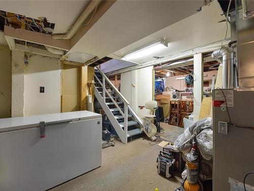 750 Connaught Rd, Victoria, BC - Indoor Photo Showing Basement