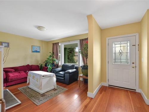 750 Connaught Rd, Victoria, BC - Indoor Photo Showing Other Room