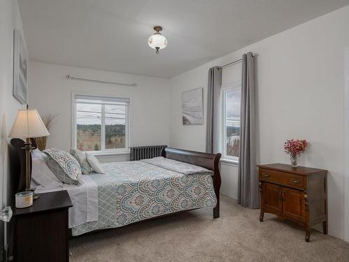140 1St Ave, Ladysmith, BC - Indoor Photo Showing Bedroom
