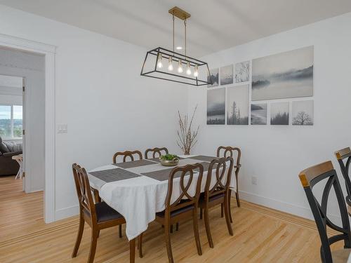 140 1St Ave, Ladysmith, BC - Indoor Photo Showing Dining Room