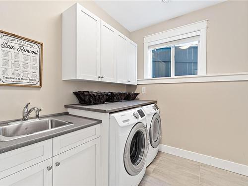 239 Linstead Pl, Nanaimo, BC - Indoor Photo Showing Laundry Room