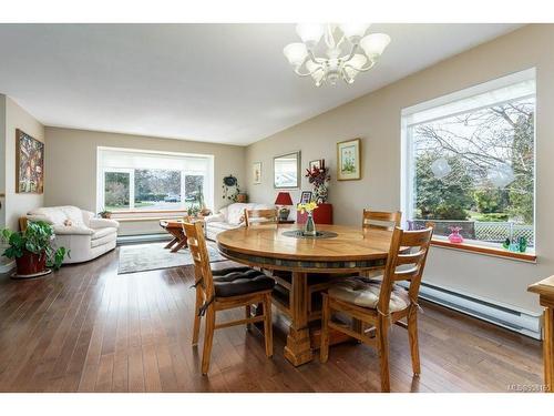 965 Eastwicke Cres, Comox, BC - Indoor Photo Showing Dining Room