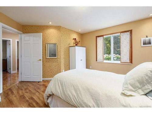 965 Eastwicke Cres, Comox, BC - Indoor Photo Showing Bedroom