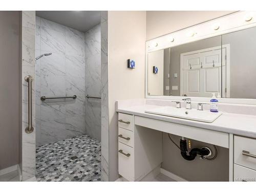 965 Eastwicke Cres, Comox, BC - Indoor Photo Showing Bathroom