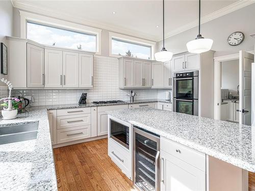 1830 Ballenas Rd, Nanoose Bay, BC - Indoor Photo Showing Kitchen With Upgraded Kitchen