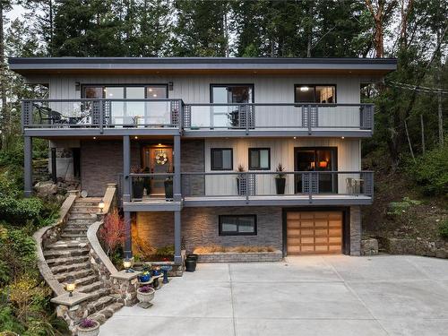 10920 Inwood Rd, North Saanich, BC - Outdoor With Facade
