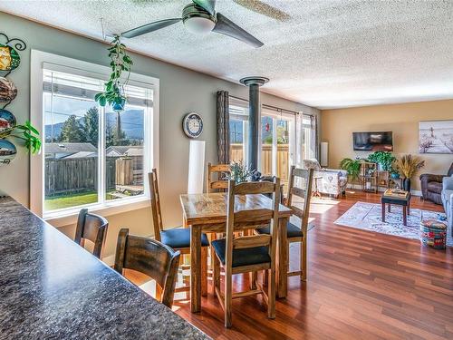 2099 Lark Cres, Nanaimo, BC - Indoor Photo Showing Dining Room