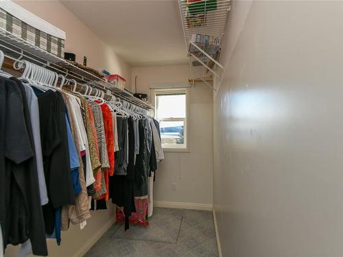 501 Arbutus Bay Rd, Fanny Bay, BC - Indoor With Storage