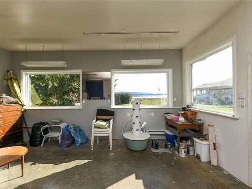 501 Arbutus Bay Rd, Fanny Bay, BC - Indoor Photo Showing Other Room