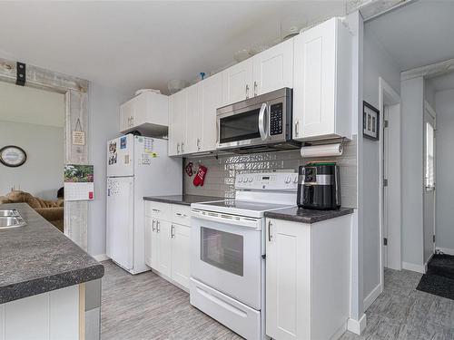 1040 Chaster St, Duncan, BC - Indoor Photo Showing Kitchen