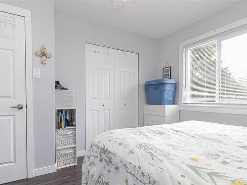 1040 Chaster St, Duncan, BC - Indoor Photo Showing Bedroom