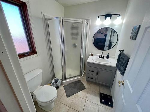 27 Clearwater Crescent, Dryden, ON - Indoor Photo Showing Bathroom