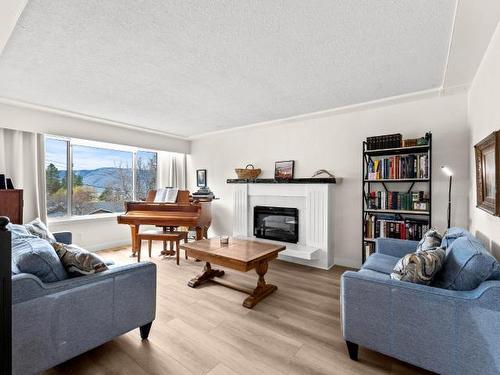 6069 Pringle Road, Kamloops, BC - Indoor Photo Showing Living Room With Fireplace