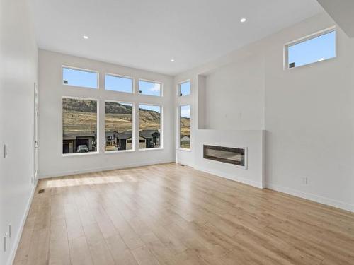 265 Rue Cheval Noir, Kamloops, BC - Indoor Photo Showing Living Room With Fireplace