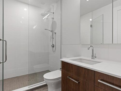 Bathroom - 1208-6801 Rue Abraham-De Sola, Côte-Saint-Luc, QC - Indoor Photo Showing Bathroom