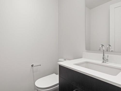 Powder room - 304-6801 Rue Abraham-De Sola, Côte-Saint-Luc, QC - Indoor Photo Showing Bathroom