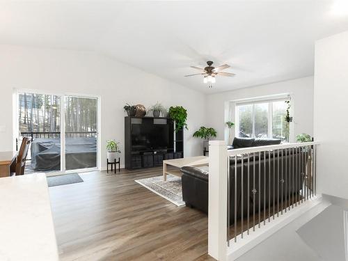 7105 Dunwaters Road, Kelowna, BC - Indoor Photo Showing Living Room