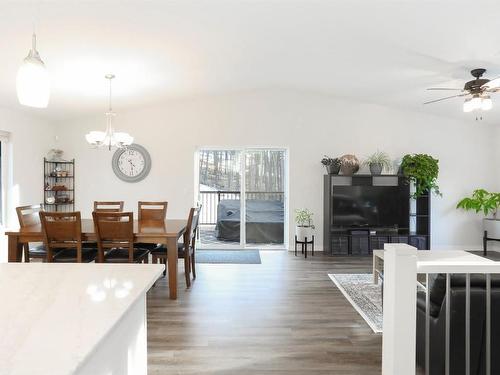 7105 Dunwaters Road, Kelowna, BC - Indoor Photo Showing Dining Room