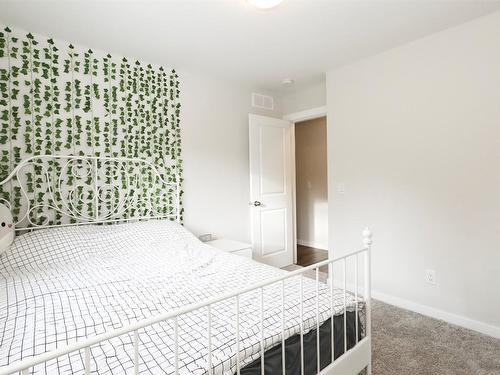 7105 Dunwaters Road, Kelowna, BC - Indoor Photo Showing Bedroom