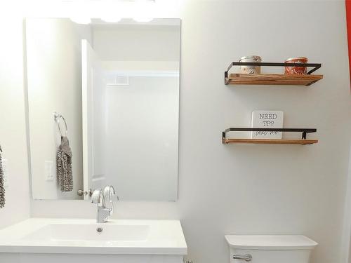 7105 Dunwaters Road, Kelowna, BC - Indoor Photo Showing Bathroom