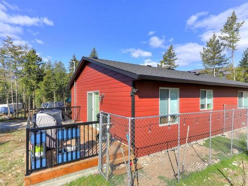 7105 Dunwaters Road, Kelowna, BC - Outdoor With Deck Patio Veranda With Exterior