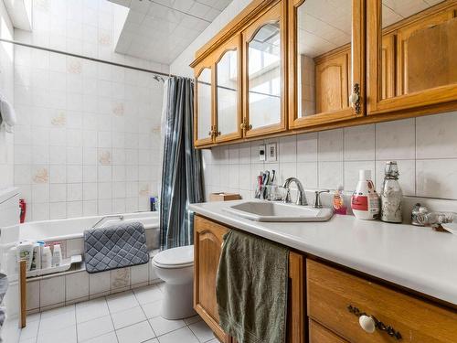 Dwelling - 9124  - 9126 16E Avenue, Montréal (Villeray/Saint-Michel/Parc-Extension), QC - Indoor Photo Showing Bathroom