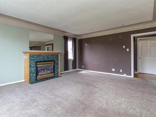 3154 Wascana St, Saanich, BC - Indoor With Fireplace