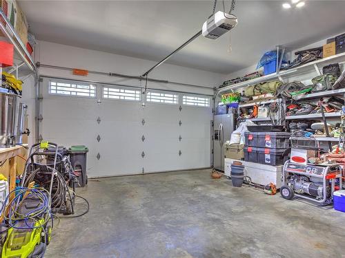 94 Beech Cres, Lake Cowichan, BC - Indoor Photo Showing Garage