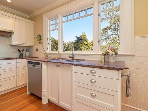 50 Sylvan Lane, Oak Bay, BC - Indoor Photo Showing Kitchen With Double Sink