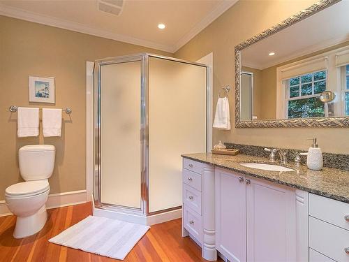 50 Sylvan Lane, Oak Bay, BC - Indoor Photo Showing Bathroom