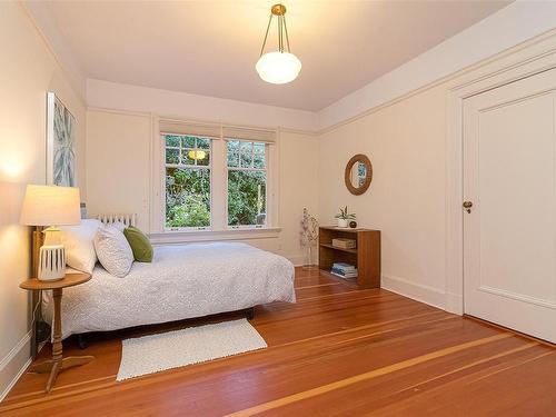 50 Sylvan Lane, Oak Bay, BC - Indoor Photo Showing Bedroom