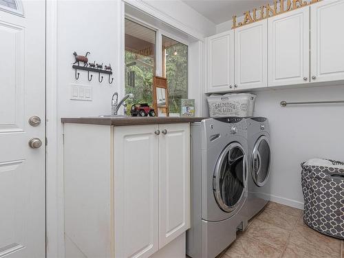 788 Parkheights Dr, Sooke, BC - Indoor Photo Showing Laundry Room
