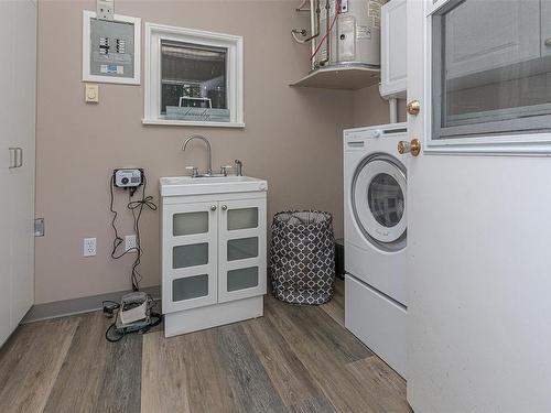 788 Parkheights Dr, Sooke, BC - Indoor Photo Showing Laundry Room