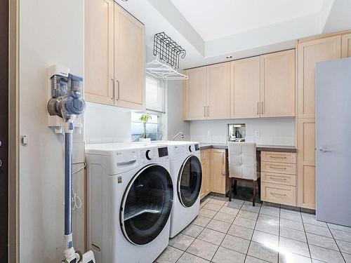 1360 Farquharson Dr, Courtenay, BC - Indoor Photo Showing Laundry Room