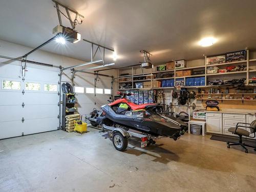 1360 Farquharson Dr, Courtenay, BC - Indoor Photo Showing Garage