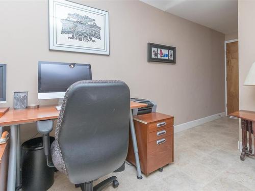 8410 Alec Rd, Central Saanich, BC - Indoor Photo Showing Office