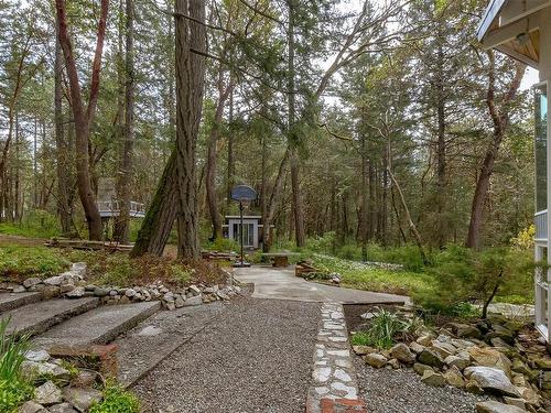 8410 Alec Rd, Central Saanich, BC - Outdoor
